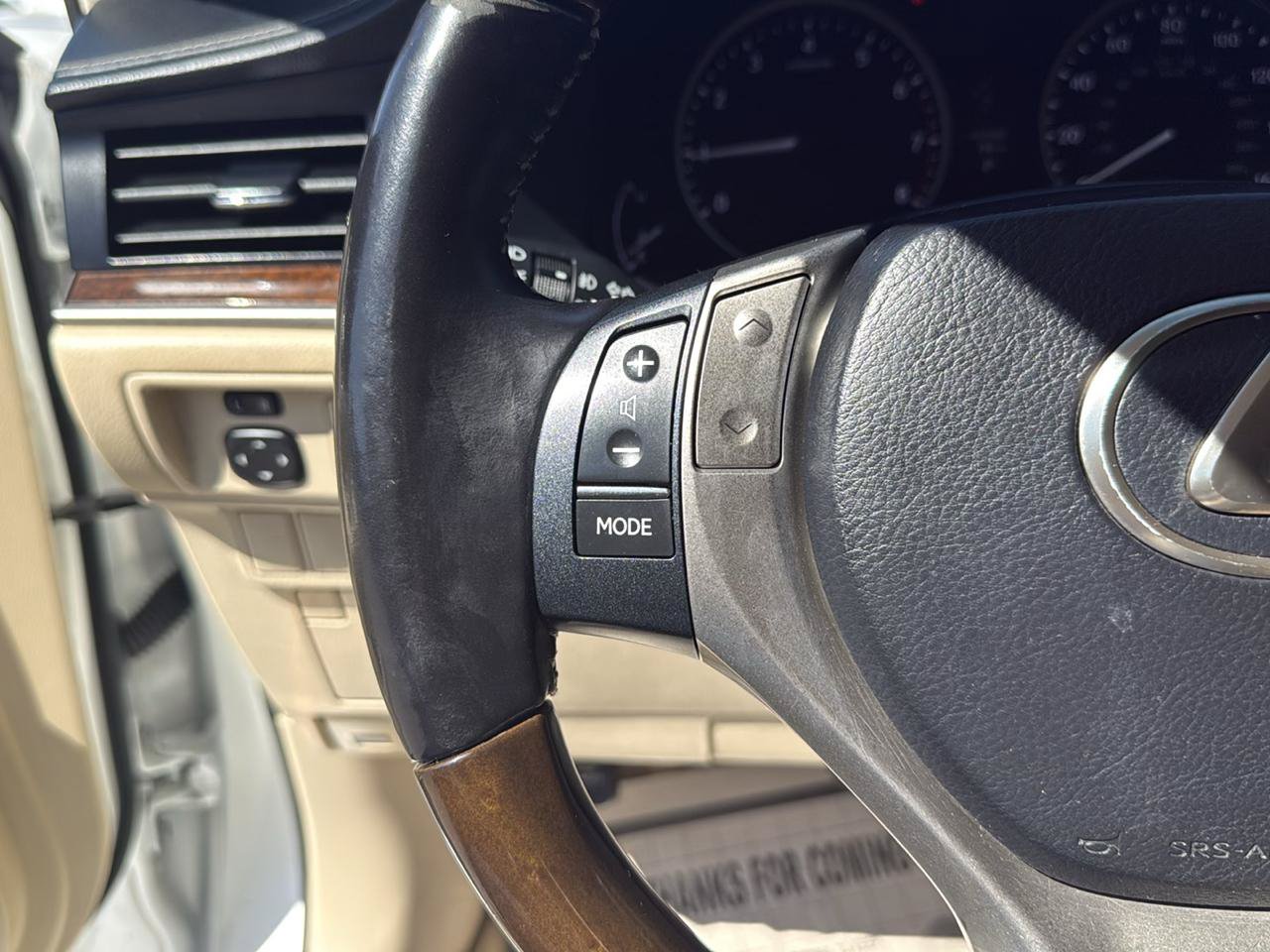 Used 2015 Lexus ES 350 w/ Luxury Package FWD image 17