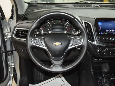 Used 2022 Chevrolet Equinox LT FWD image 34