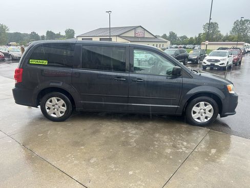 Used 2013 Dodge Grand Caravan SE FWD image 4