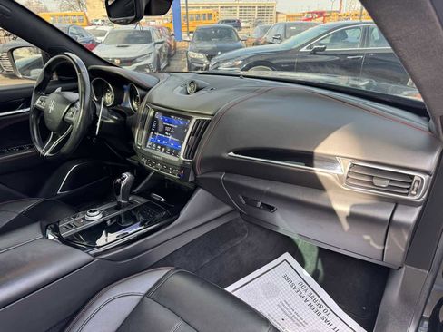 Used 2018 Maserati Levante GranSport image 29