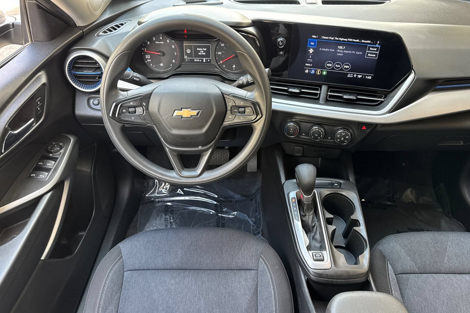 Used 2024 Chevrolet Trax LS w/ LS Convenience Package FWD image 17
