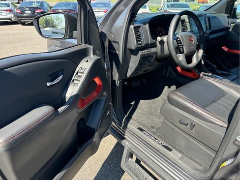 Used 2023 Nissan Frontier PRO-4X w/ Pro-4X Premium Package AWD/4WD image 7