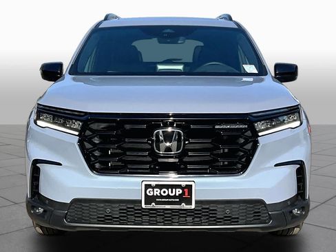 Used 2025 Honda Pilot Black Edition image 4