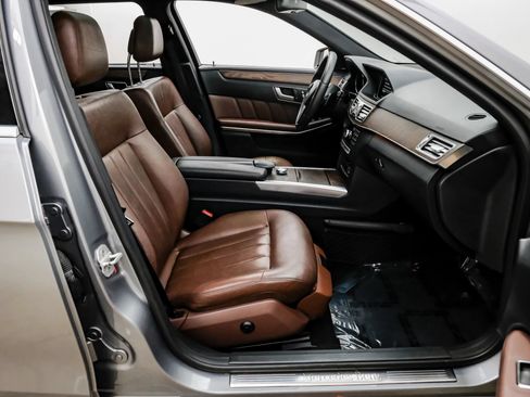 Used 2014 Mercedes-Benz E 350 4MATIC Wagon image 33