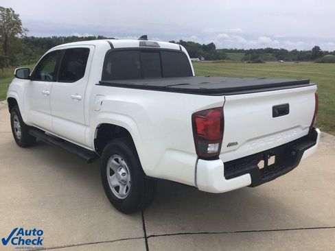 Used 2022 Toyota Tacoma SR image 6
