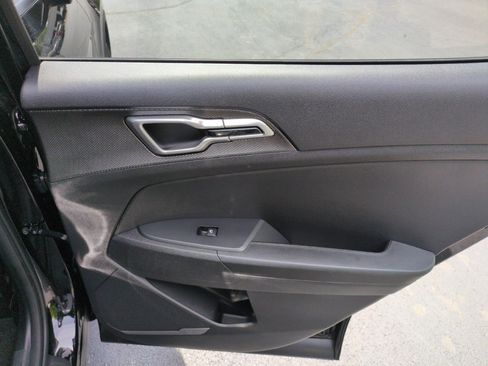 Used 2024 Kia Sportage LX AWD/4WD image 39