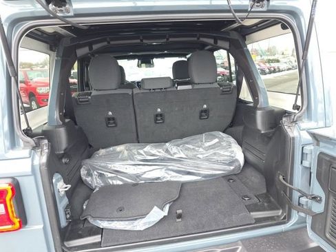 Used 2025 Jeep Wrangler Unlimited Sahara w/ Safety Group image 50