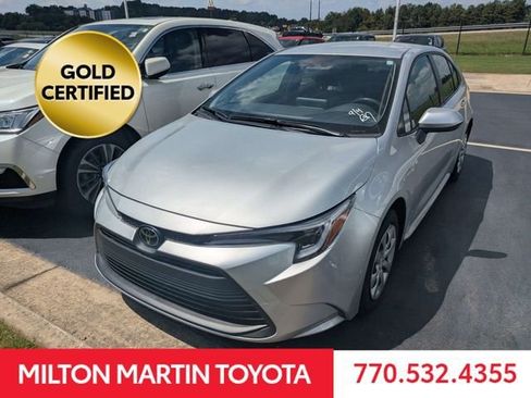 Used 2026 Toyota Corolla LE FWD image 3