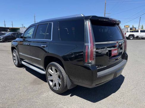 Used 2015 Cadillac Escalade Luxury AWD/4WD image 6