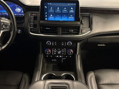 Used 2022 Chevrolet Tahoe Z71 w/ Luxury Package AWD/4WD image 15