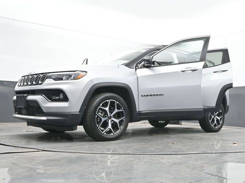 Used 2025 Jeep Compass Limited AWD/4WD image 73