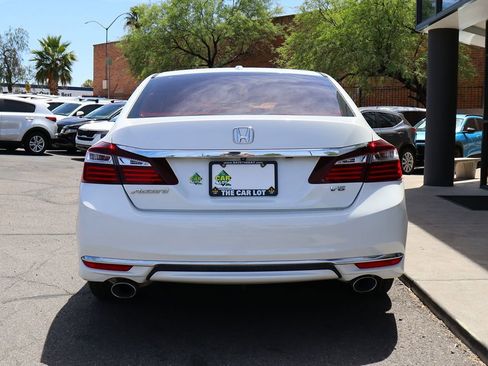 Used 2017 Honda Accord EX-L image 11