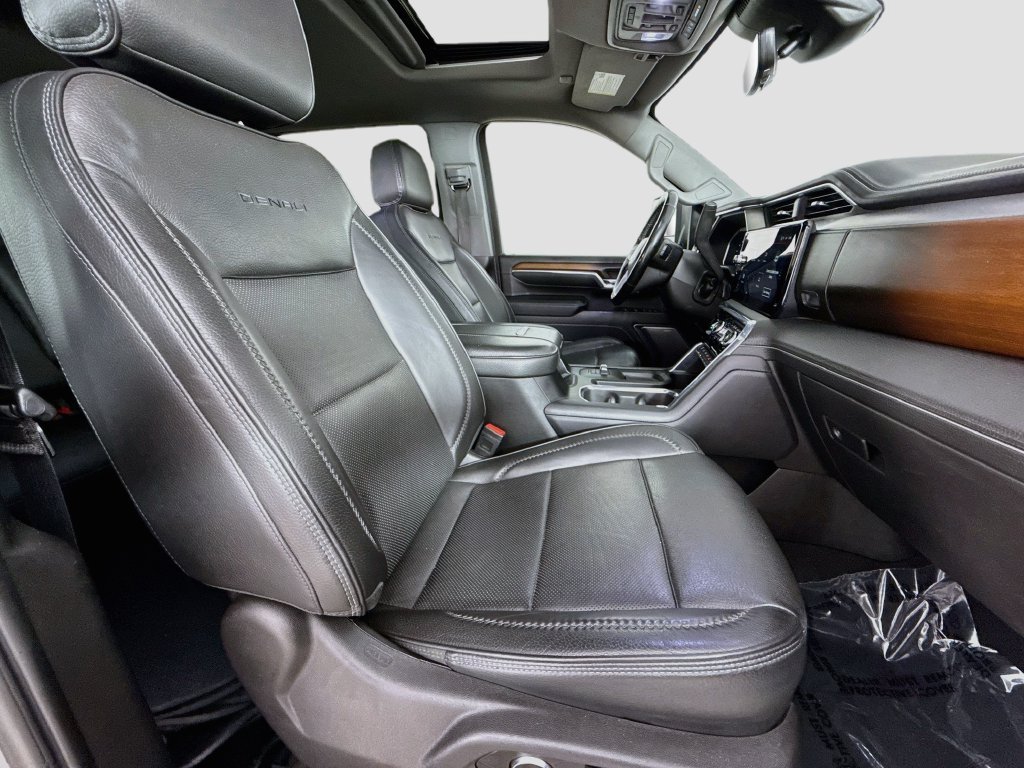 Used 2024 GMC Sierra 3500 Denali w/ Denali Reserve Package AWD/4WD image 31