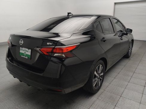 Used 2021 Nissan Versa SV FWD image 9