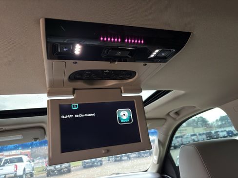 Used 2015 Chevrolet Tahoe LTZ image 19