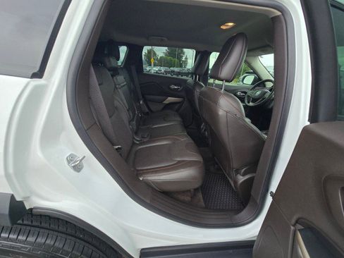 Used 2017 Jeep Cherokee Trailhawk image 14