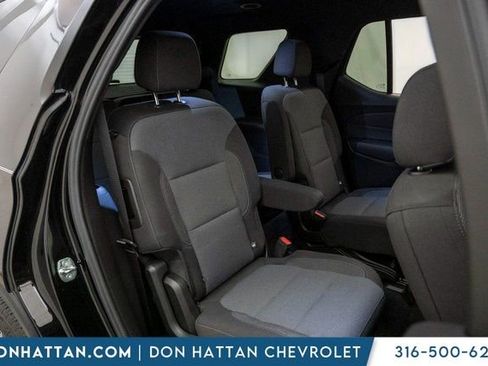 Used 2023 Chevrolet Traverse LT image 24