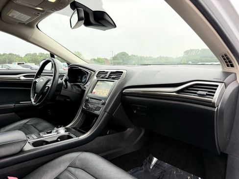 Used 2018 Ford Fusion SE w/ Equipment Group 602A FWD image 23