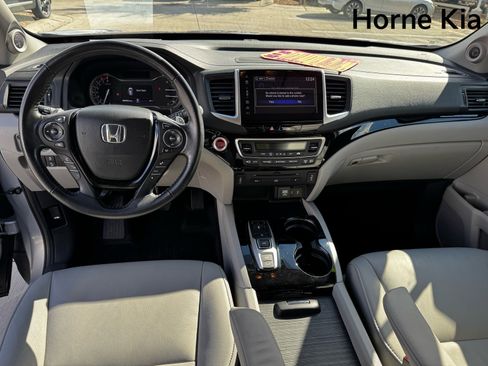 Used 2017 Honda Pilot Touring image 14