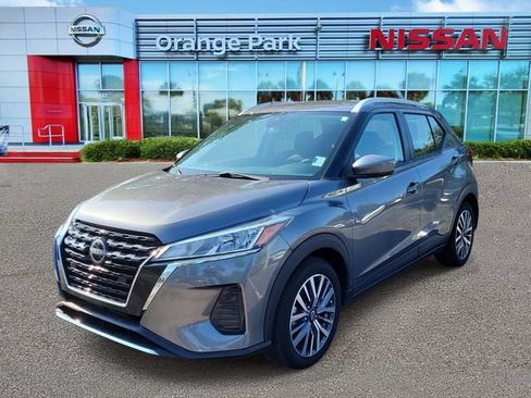 Used 2023 Nissan Kicks SV FWD image 4
