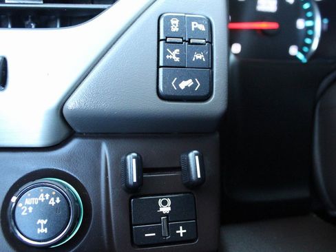 Used 2018 GMC Yukon XL Denali w/ Denali Ultimate Package image 32