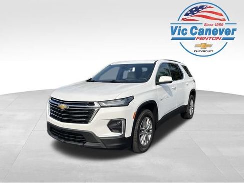 Used 2022 Chevrolet Traverse LT FWD image 1