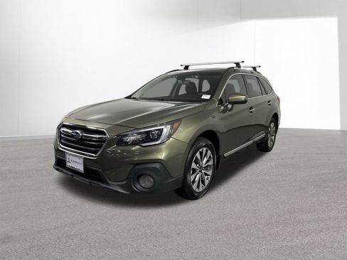 Used 2018 Subaru Outback 3.6R Touring AWD/4WD image 2