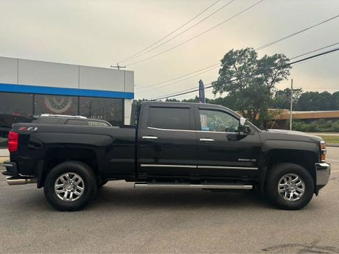 Used 2019 Chevrolet Silverado 2500 LTZ w/ Duramax Plus Package AWD/4WD image 11