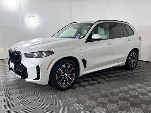 Used 2026 BMW X5 xDrive50e w/ M Sport Package AWD/4WD image 12