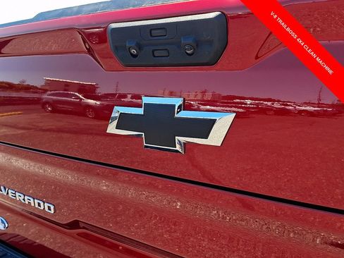Used 2024 Chevrolet Silverado 1500 LT Trail Boss w/ Convenience Package II AWD/4WD image 30