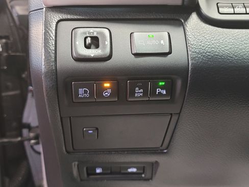 Used 2013 Lexus LS 460 L image 20