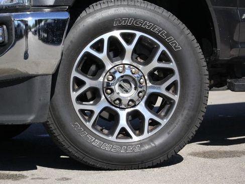 Used 2020 Ford F350 Lariat w/ Lariat Value Package image 3