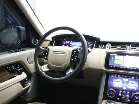 Used 2019 Land Rover Range Rover HSE image 16