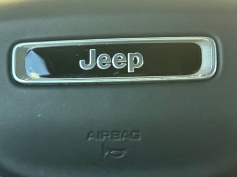 Used 2023 Jeep Grand Cherokee L Summit AWD/4WD image 5
