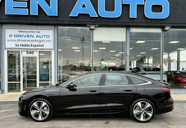 Used 2025 Audi A6 e-tron Prestige AWD/4WD image 2