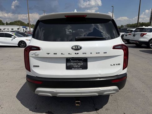 Used 2020 Kia Telluride LX AWD/4WD image 4