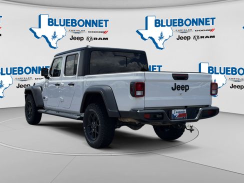 Certified 2022 Jeep Gladiator Sport w/ Trailer Tow Package AWD/4WD image 7