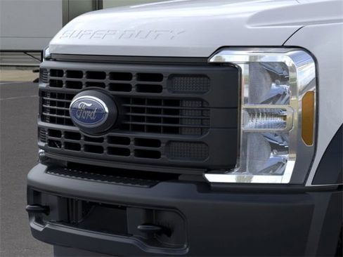 New 2025 Ford F550 4x4 Crew Cab Super Duty image 17