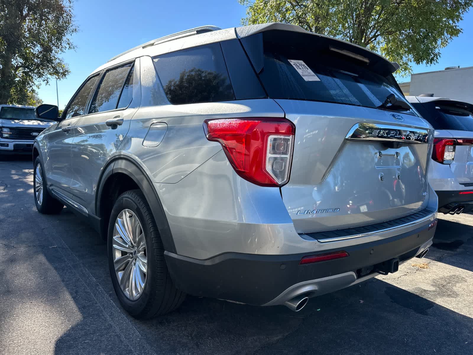 Used 2024 Ford Explorer Limited w/ Limited Technology Package AWD/4WD image 6