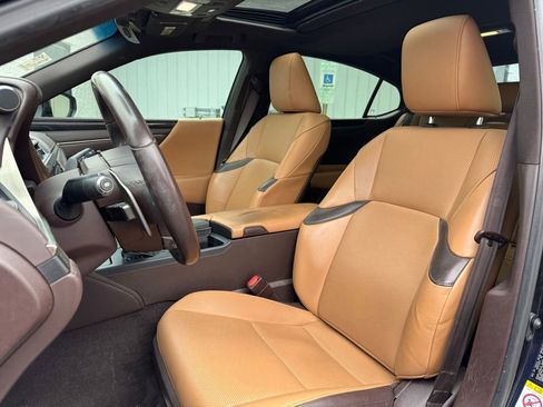 Used 2019 Lexus ES 350 Luxury image 7