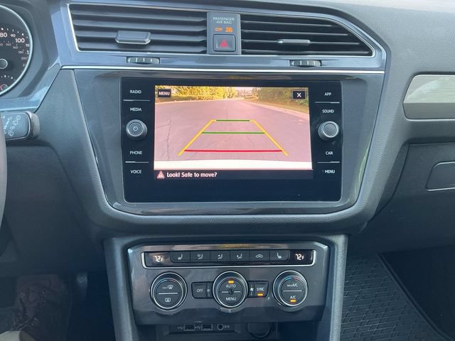 Used 2020 Volkswagen Tiguan SE w/ Panoramic Sunroof Package AWD/4WD image 21