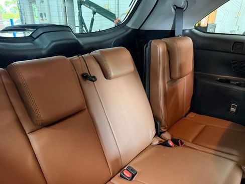 Used 2017 Toyota Highlander Limited AWD/4WD image 26
