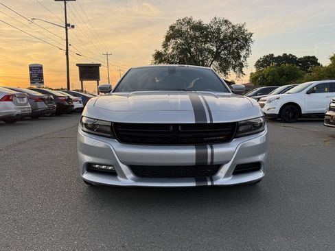 Used 2019 Dodge Charger SXT w/ Plus Group RWD image 2