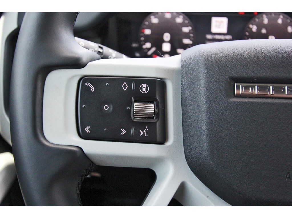 Used 2024 Land Rover Defender 110 SE AWD/4WD image 15