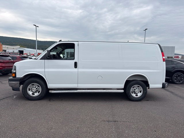 Used 2025 Chevrolet Express 2500 w/ Driver Convenience Package RWD image 8