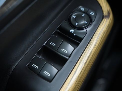 Used 2018 GMC Acadia Denali w/ Technology Package image 27