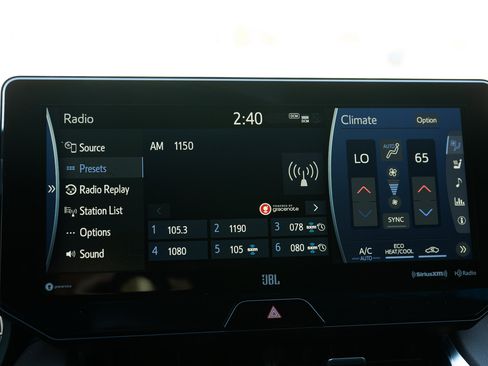 Used 2021 Toyota Venza Limited image 29