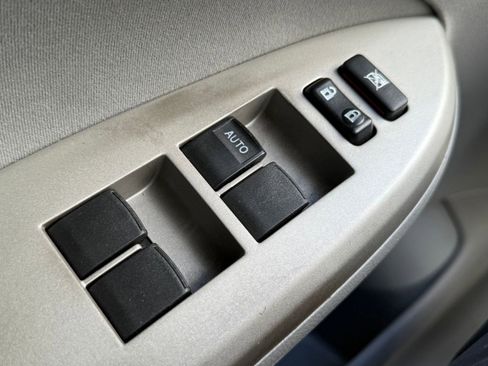 Used 2012 Toyota Corolla LE image 25