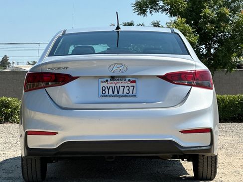 Used 2022 Hyundai Accent SE FWD image 5