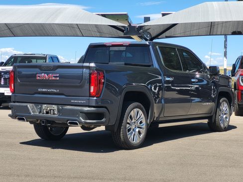 Used 2022 GMC Sierra 1500 Denali w/ Denali Premium Package AWD/4WD image 7
